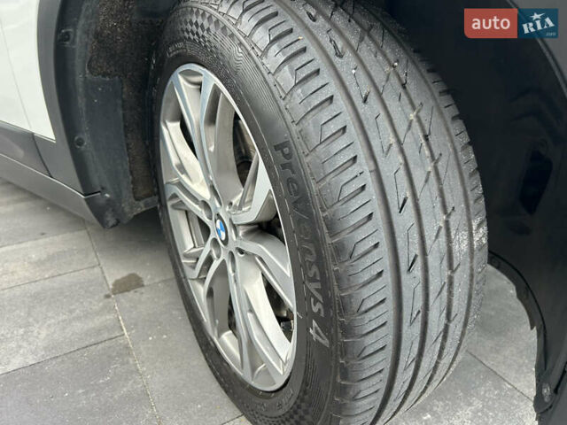 Белый БМВ X2, объемом двигателя 2 л и пробегом 119 тыс. км за 22500 $, фото 23 на Automoto.ua