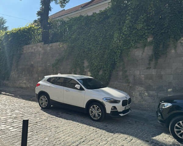 Белый БМВ X2, объемом двигателя 2 л и пробегом 77 тыс. км за 23200 $, фото 3 на Automoto.ua