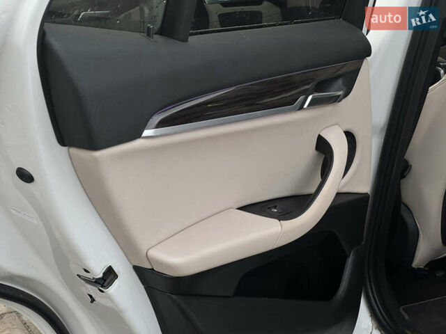 Белый БМВ X2, объемом двигателя 2 л и пробегом 144 тыс. км за 17800 $, фото 12 на Automoto.ua