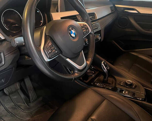 Білий БМВ X2, об'ємом двигуна 2 л та пробігом 53 тис. км за 24500 $, фото 35 на Automoto.ua