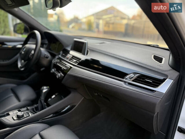 Білий БМВ X2, об'ємом двигуна 2 л та пробігом 102 тис. км за 19700 $, фото 26 на Automoto.ua