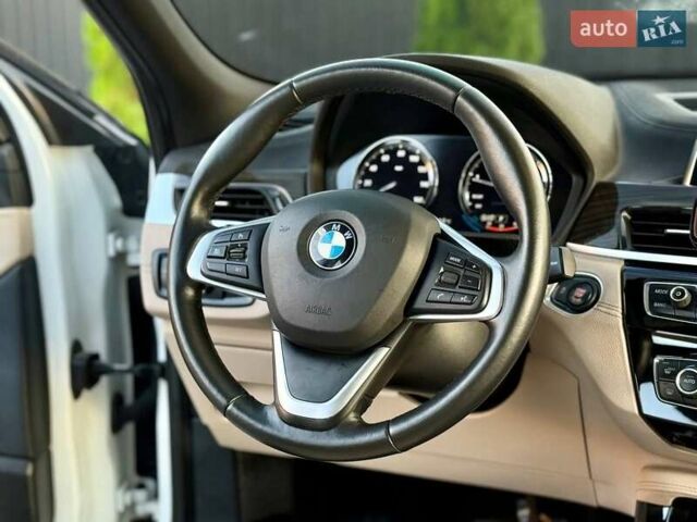 Белый БМВ X2, объемом двигателя 2 л и пробегом 159 тыс. км за 20900 $, фото 11 на Automoto.ua