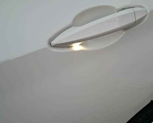 Белый БМВ X2, объемом двигателя 2 л и пробегом 96 тыс. км за 26500 $, фото 22 на Automoto.ua