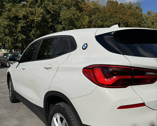 Белый БМВ X2, объемом двигателя 2 л и пробегом 97 тыс. км за 24000 $, фото 4 на Automoto.ua