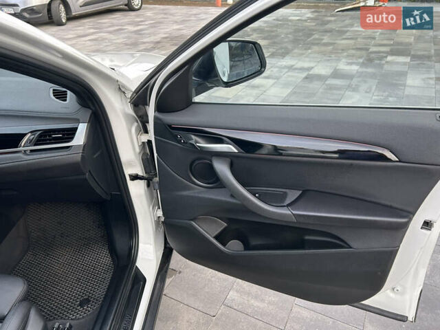 Белый БМВ X2, объемом двигателя 2 л и пробегом 119 тыс. км за 22500 $, фото 18 на Automoto.ua