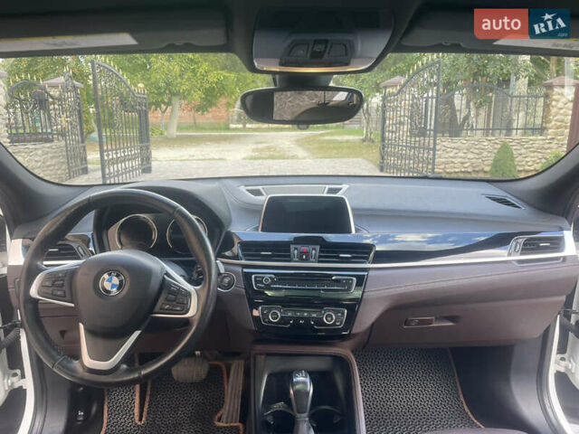 Белый БМВ X2, объемом двигателя 2 л и пробегом 156 тыс. км за 22500 $, фото 13 на Automoto.ua