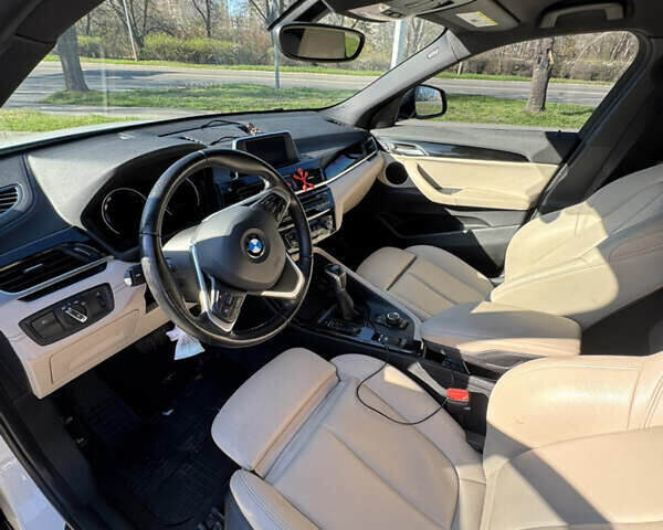 Белый БМВ X2, объемом двигателя 2 л и пробегом 77 тыс. км за 23200 $, фото 14 на Automoto.ua