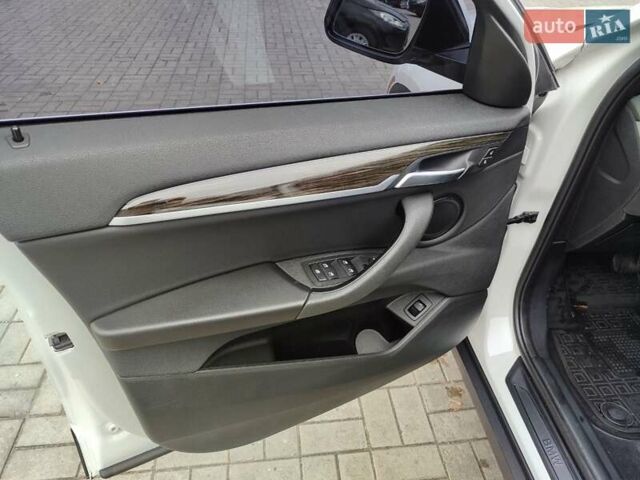 Белый БМВ X2, объемом двигателя 2 л и пробегом 50 тыс. км за 23400 $, фото 18 на Automoto.ua