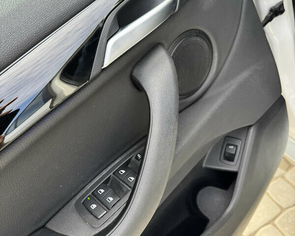 Белый БМВ X2, объемом двигателя 2 л и пробегом 108 тыс. км за 26999 $, фото 20 на Automoto.ua