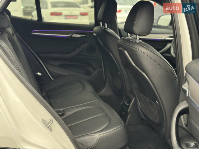 Белый БМВ X2, объемом двигателя 2 л и пробегом 122 тыс. км за 19980 $, фото 3 на Automoto.ua