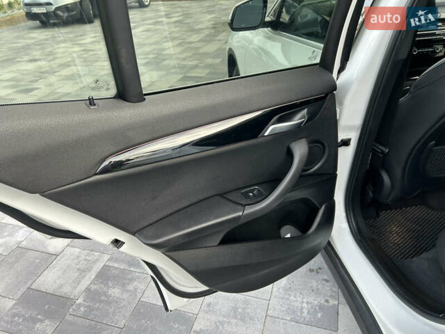 Белый БМВ X2, объемом двигателя 2 л и пробегом 119 тыс. км за 22500 $, фото 20 на Automoto.ua