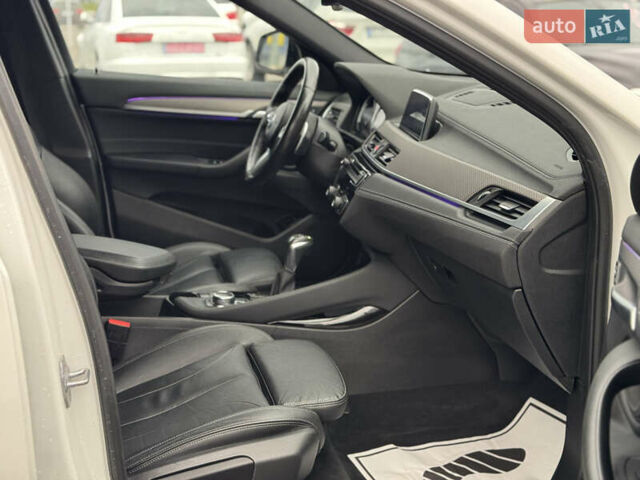 Белый БМВ X2, объемом двигателя 2 л и пробегом 122 тыс. км за 19980 $, фото 24 на Automoto.ua