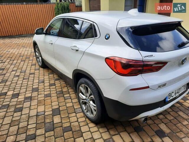 Білий БМВ X2, об'ємом двигуна 2 л та пробігом 93 тис. км за 21200 $, фото 2 на Automoto.ua