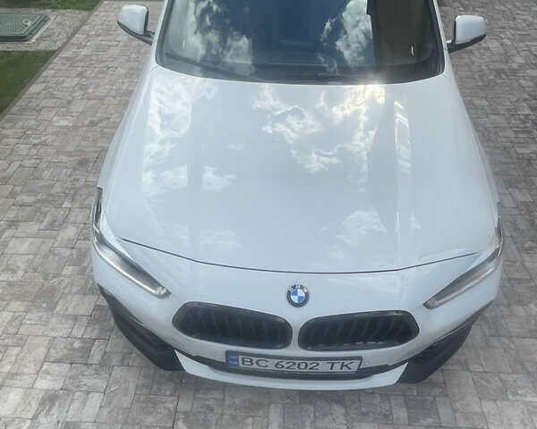 Белый БМВ X2, объемом двигателя 2 л и пробегом 156 тыс. км за 22500 $, фото 2 на Automoto.ua