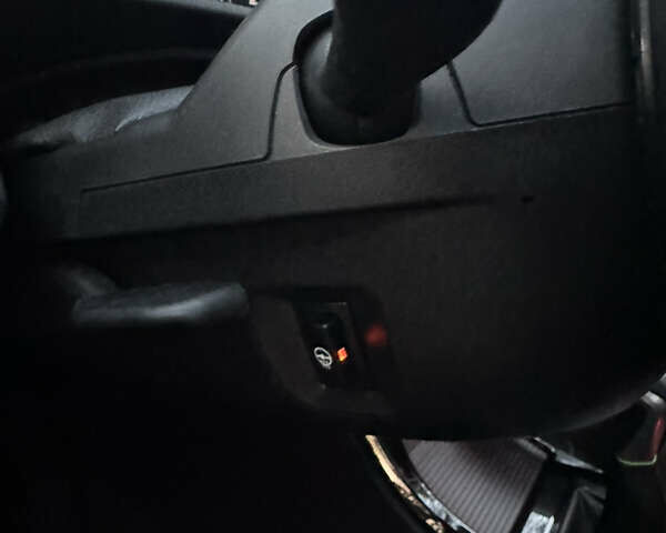 Белый БМВ X2, объемом двигателя 2 л и пробегом 128 тыс. км за 21700 $, фото 23 на Automoto.ua