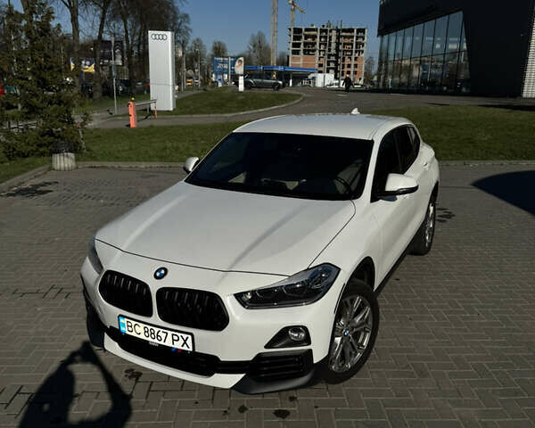 Белый БМВ X2, объемом двигателя 2 л и пробегом 77 тыс. км за 23200 $, фото 10 на Automoto.ua