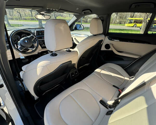 Белый БМВ X2, объемом двигателя 2 л и пробегом 77 тыс. км за 23200 $, фото 16 на Automoto.ua