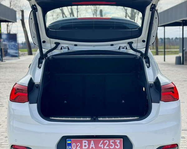 Белый БМВ X2, объемом двигателя 2 л и пробегом 108 тыс. км за 26999 $, фото 14 на Automoto.ua