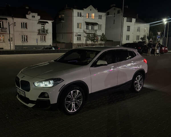 Белый БМВ X2, объемом двигателя 2 л и пробегом 77 тыс. км за 23200 $, фото 2 на Automoto.ua