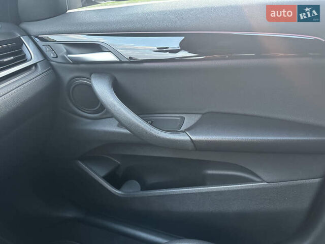 Белый БМВ X2, объемом двигателя 2 л и пробегом 73 тыс. км за 26300 $, фото 6 на Automoto.ua