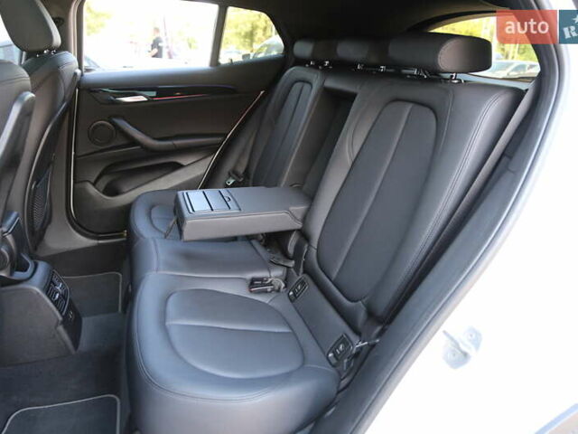 Белый БМВ X2, объемом двигателя 2 л и пробегом 131 тыс. км за 18500 $, фото 8 на Automoto.ua