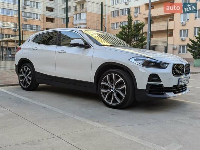 Белый БМВ X2, объемом двигателя 2 л и пробегом 55 тыс. км за 22800 $, фото 3 на Automoto.ua