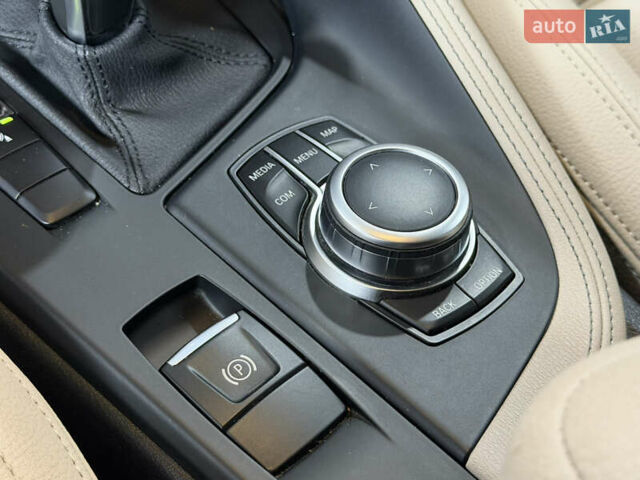 Белый БМВ X2, объемом двигателя 2 л и пробегом 56 тыс. км за 22900 $, фото 28 на Automoto.ua