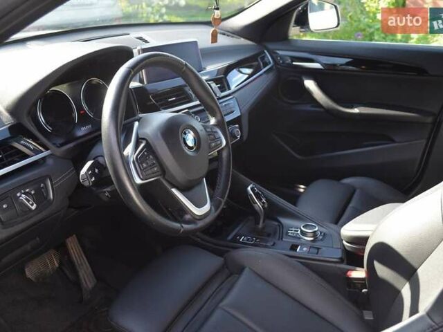 Белый БМВ X2, объемом двигателя 2 л и пробегом 74 тыс. км за 21900 $, фото 12 на Automoto.ua