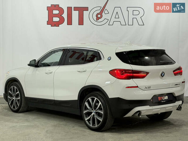 Белый БМВ X2, объемом двигателя 2 л и пробегом 56 тыс. км за 22900 $, фото 6 на Automoto.ua