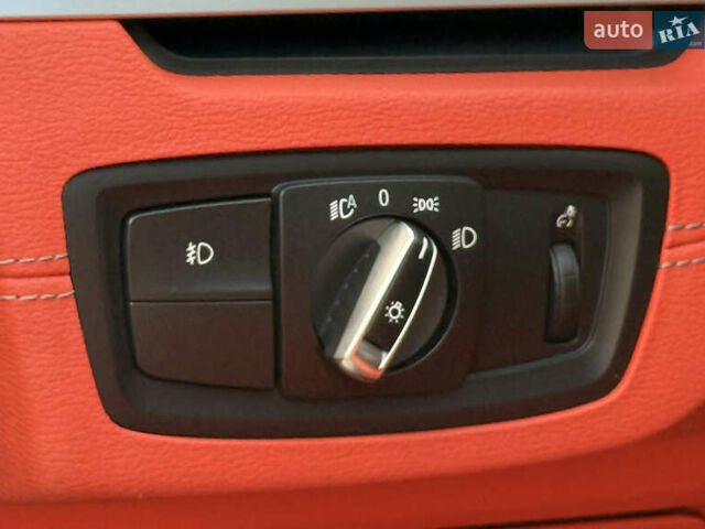 Белый БМВ X2, объемом двигателя 2 л и пробегом 142 тыс. км за 29999 $, фото 18 на Automoto.ua