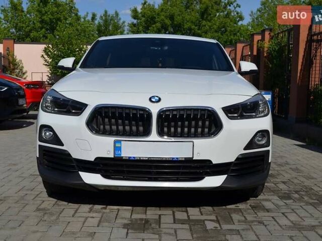 Белый БМВ X2, объемом двигателя 2 л и пробегом 74 тыс. км за 21900 $, фото 3 на Automoto.ua