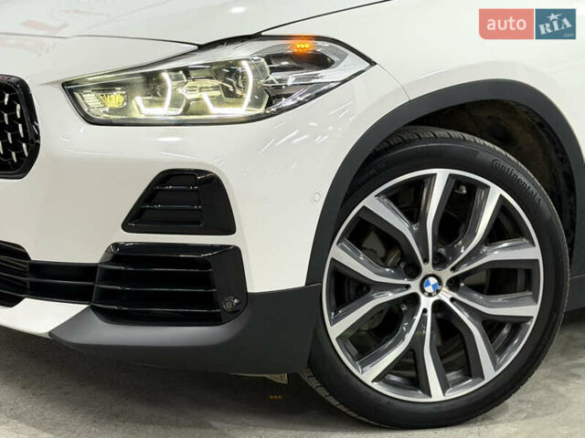 Белый БМВ X2, объемом двигателя 2 л и пробегом 56 тыс. км за 22900 $, фото 12 на Automoto.ua