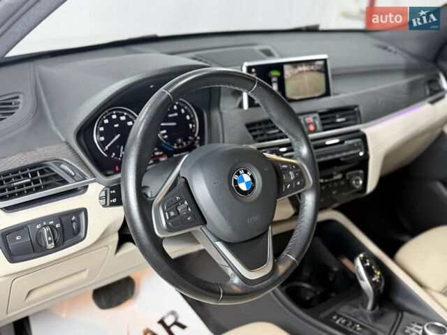 Белый БМВ X2, объемом двигателя 2 л и пробегом 56 тыс. км за 22900 $, фото 19 на Automoto.ua