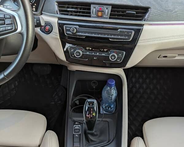 Белый БМВ X2, объемом двигателя 2 л и пробегом 55 тыс. км за 22800 $, фото 13 на Automoto.ua