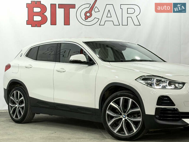 Белый БМВ X2, объемом двигателя 2 л и пробегом 56 тыс. км за 22900 $, фото 14 на Automoto.ua