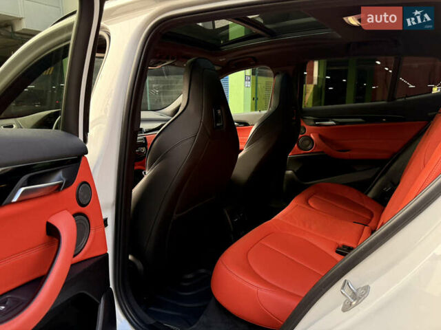 Белый БМВ X2, объемом двигателя 2 л и пробегом 142 тыс. км за 29999 $, фото 23 на Automoto.ua