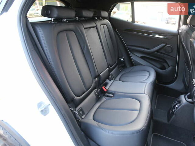 Белый БМВ X2, объемом двигателя 2 л и пробегом 131 тыс. км за 18500 $, фото 9 на Automoto.ua