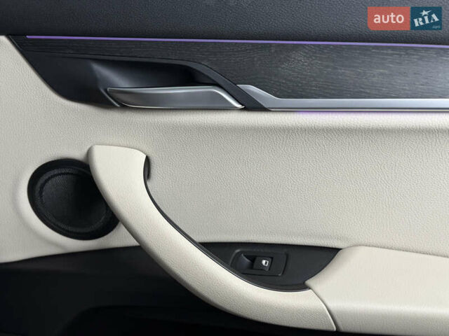 Белый БМВ X2, объемом двигателя 2 л и пробегом 56 тыс. км за 22900 $, фото 40 на Automoto.ua