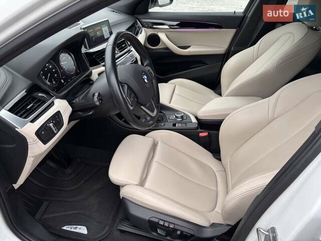 Белый БМВ X2, объемом двигателя 2 л и пробегом 67 тыс. км за 23000 $, фото 23 на Automoto.ua
