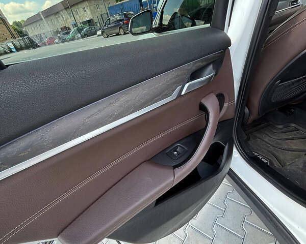 Білий БМВ X2, об'ємом двигуна 2 л та пробігом 113 тис. км за 24400 $, фото 24 на Automoto.ua