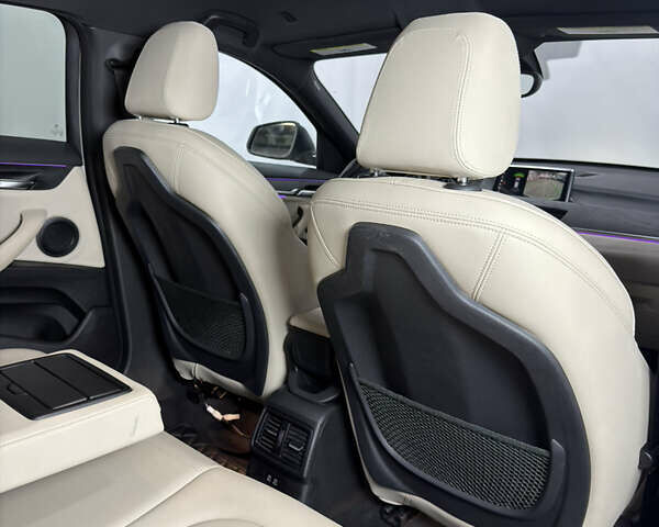 Белый БМВ X2, объемом двигателя 2 л и пробегом 56 тыс. км за 22900 $, фото 37 на Automoto.ua