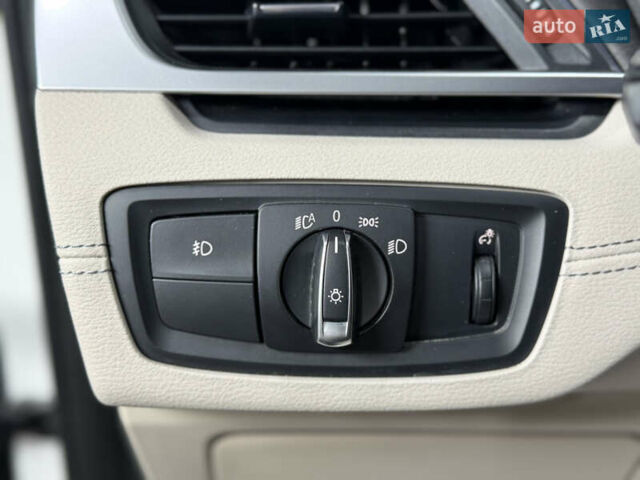 Белый БМВ X2, объемом двигателя 2 л и пробегом 56 тыс. км за 22900 $, фото 31 на Automoto.ua