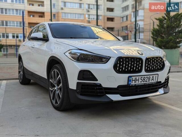 Белый БМВ X2, объемом двигателя 2 л и пробегом 55 тыс. км за 22800 $, фото 2 на Automoto.ua
