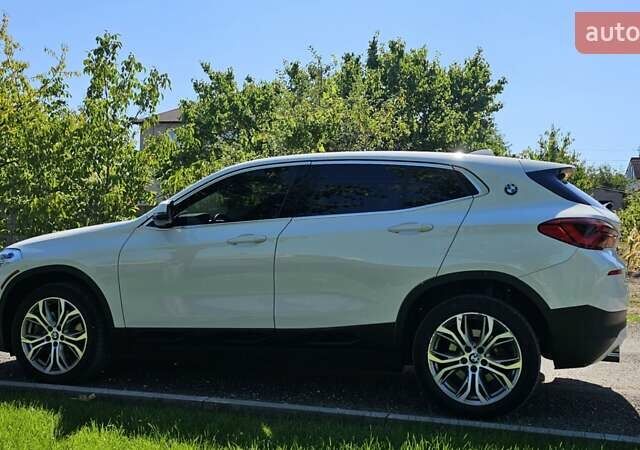 Белый БМВ X2, объемом двигателя 2 л и пробегом 84 тыс. км за 22800 $, фото 11 на Automoto.ua