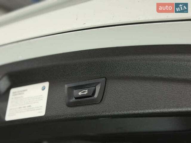Белый БМВ X2, объемом двигателя 2 л и пробегом 56 тыс. км за 22900 $, фото 48 на Automoto.ua