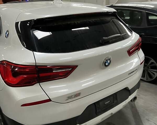 Белый БМВ X2, объемом двигателя 2 л и пробегом 70 тыс. км за 17000 $, фото 14 на Automoto.ua