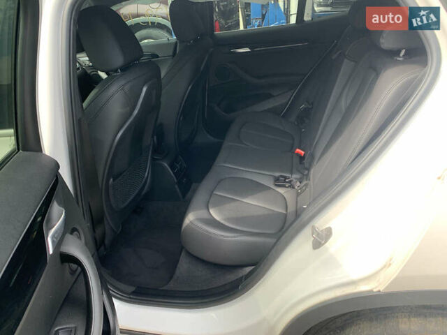 Белый БМВ X2, объемом двигателя 2 л и пробегом 70 тыс. км за 17000 $, фото 21 на Automoto.ua