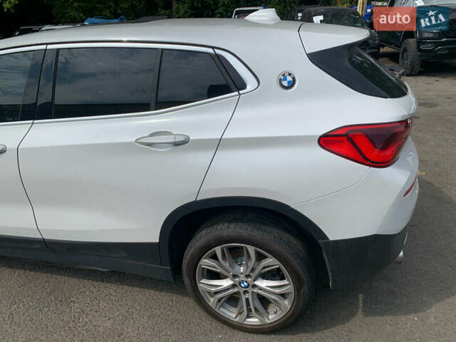 Белый БМВ X2, объемом двигателя 2 л и пробегом 70 тыс. км за 17000 $, фото 9 на Automoto.ua