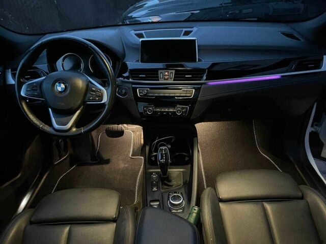 Белый БМВ X2, объемом двигателя 2 л и пробегом 139 тыс. км за 20727 $, фото 12 на Automoto.ua