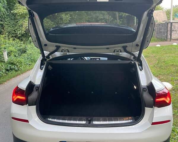 Белый БМВ X2, объемом двигателя 2 л и пробегом 139 тыс. км за 24450 $, фото 6 на Automoto.ua